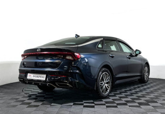 Подержанный автомобиль Kia K5 2021 года (5 фото)