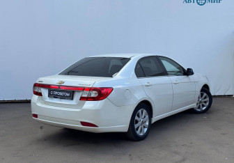 Подержанный автомобиль Chevrolet Epica 2011 года (8 фото)