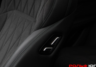 Подержанный автомобиль Geely Monjaro 2025 года (24 фото)