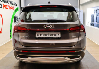 Подержанный автомобиль Hyundai Santa Fe 2021 года (5 фото)