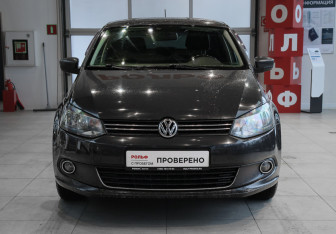 Подержанный автомобиль Volkswagen Polo Sedan 2013 года (2 фото)