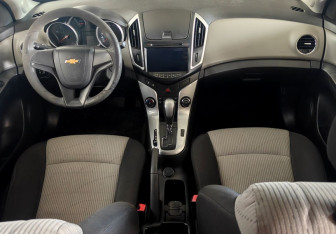 Подержанный автомобиль Chevrolet Cruze Sedan 2013 года (9 фото)