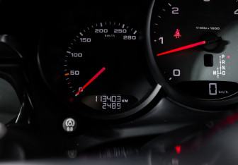 Подержанный автомобиль Porsche Macan 2015 года (11 фото)