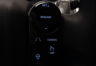 Подержанный автомобиль Land Rover Range Rover Velar 2019 года (24 фото)