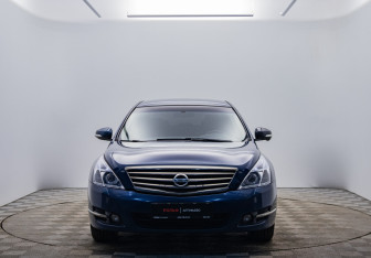 Подержанный автомобиль Nissan Teana 2010 года (8 фото)