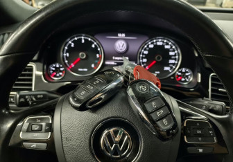 Подержанный автомобиль Volkswagen Touareg 2018 года (17 фото)