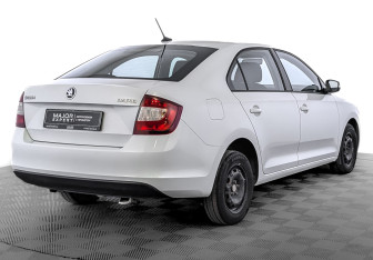 Подержанный автомобиль Skoda Rapid Liftback 2017 года (5 фото)