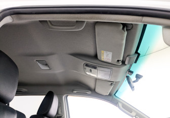 Подержанный автомобиль Toyota Hilux 2016 года (23 фото)