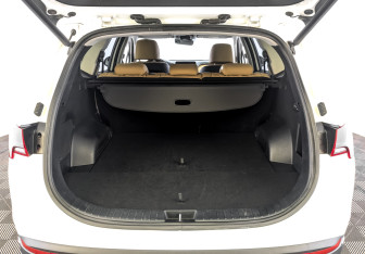 Подержанный автомобиль Hyundai Santa Fe 2022 года (10 фото)