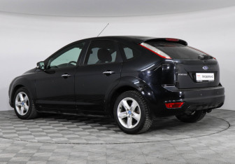 Подержанный автомобиль Ford Focus Hatchback 2010 года (4 фото)