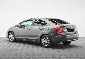 Подержанный автомобиль Honda Civic Sedan 2012 года (3 фото)