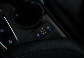 Подержанный автомобиль Toyota Camry Sedan 2021 года (18 фото)