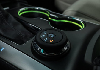 Подержанный автомобиль Ford Explorer 2015 года (12 фото)