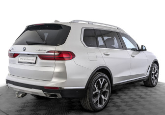 Подержанный автомобиль BMW X7 2020 года (5 фото)