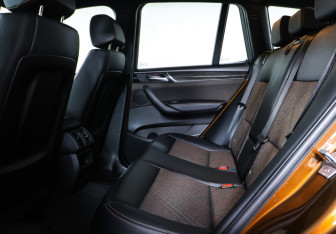 Подержанный автомобиль BMW X3 2017 года (12 фото)