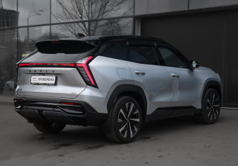 Новый Geely Atlas 2024 (5 фото)