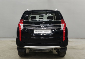 Подержанный автомобиль Mitsubishi Pajero Sport 2020 года (6 фото)