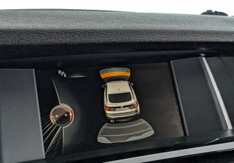 Подержанный автомобиль BMW X4 2015 года (27 фото)