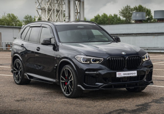 Подержанный автомобиль BMW X5 2022 года (6 фото)
