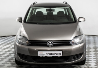 Подержанный автомобиль Volkswagen Golf Plus 2012 года (2 фото)
