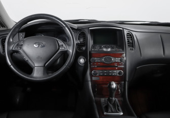 Подержанный автомобиль Infiniti QX50 2014 года (12 фото)