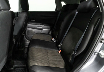 Подержанный автомобиль Mitsubishi ASX 2017 года (14 фото)