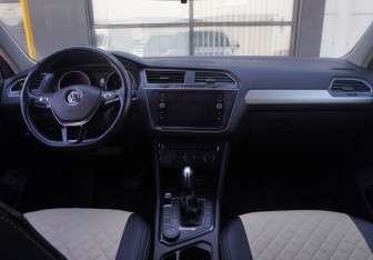 Подержанный автомобиль Volkswagen Tiguan 2020 года (13 фото)