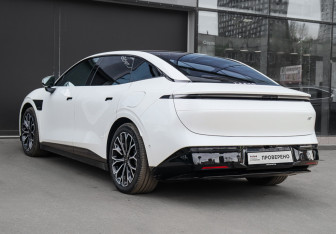 Подержанный автомобиль Zeekr 007 2024 года (6 фото)