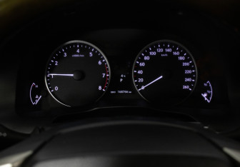 Подержанный автомобиль Lexus ES 2012 года (12 фото)