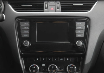 Подержанный автомобиль Skoda Octavia Wagon 2014 года (8 фото)