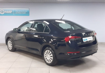 Подержанный автомобиль Skoda Rapid Liftback 2020 года (7 фото)