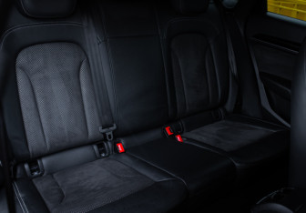 Подержанный автомобиль Audi Q3 2017 года (6 фото)