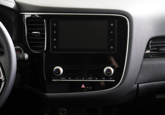 Подержанный автомобиль Mitsubishi Outlander 2021 года (8 фото)