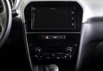 Подержанный автомобиль Suzuki Vitara 2017 года (13 фото)