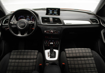 Подержанный автомобиль Audi Q3 2015 года (8 фото)