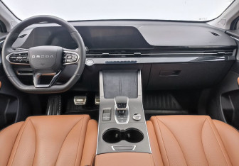 Подержанный автомобиль Omoda C5 2023 года (13 фото)