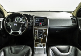Подержанный автомобиль Volvo XC60 2011 года (14 фото)
