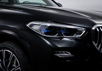 Подержанный автомобиль BMW X5 2019 года (16 фото)