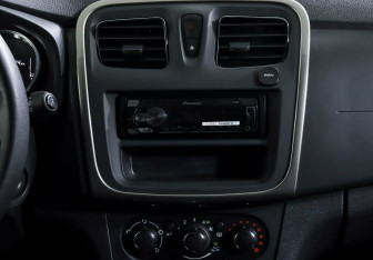 Подержанный автомобиль Renault Sandero 2021 года (12 фото)