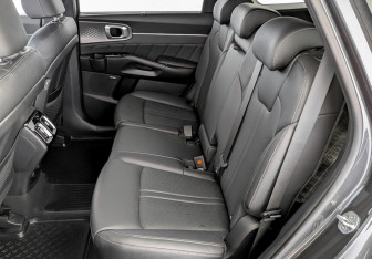 Подержанный автомобиль Kia Sorento 2022 года (12 фото)