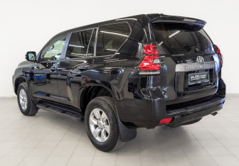 Подержанный автомобиль Toyota Land Cruiser Prado 2021 года (7 фото)