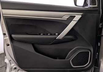 Подержанный автомобиль Geely Coolray 2023 года (19 фото)