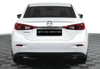 Подержанный автомобиль Mazda 3 Sedan 2016 года (6 фото)