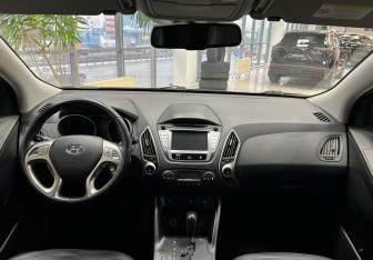 Подержанный автомобиль Hyundai ix35 2012 года (13 фото)