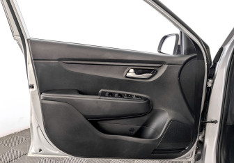 Подержанный автомобиль Kia Rio Hatchback 2021 года (19 фото)