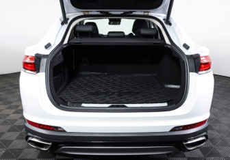 Подержанный автомобиль Geely Tugella 2021 года (10 фото)