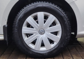 Подержанный автомобиль Volkswagen Jetta Sedan 2015 года (13 фото)