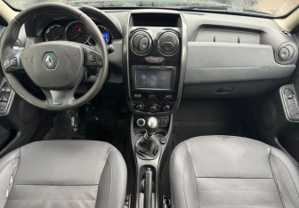 Подержанный автомобиль Renault Duster 2016 года (9 фото)