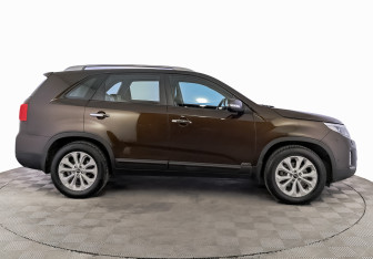 Подержанный автомобиль Kia Sorento 2019 года (4 фото)