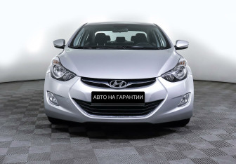 Подержанный автомобиль Hyundai Elantra Sedan 2012 года (2 фото)